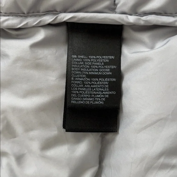 Size S Gray Women’s North Face Puffer Vest - Picture 3 of 7